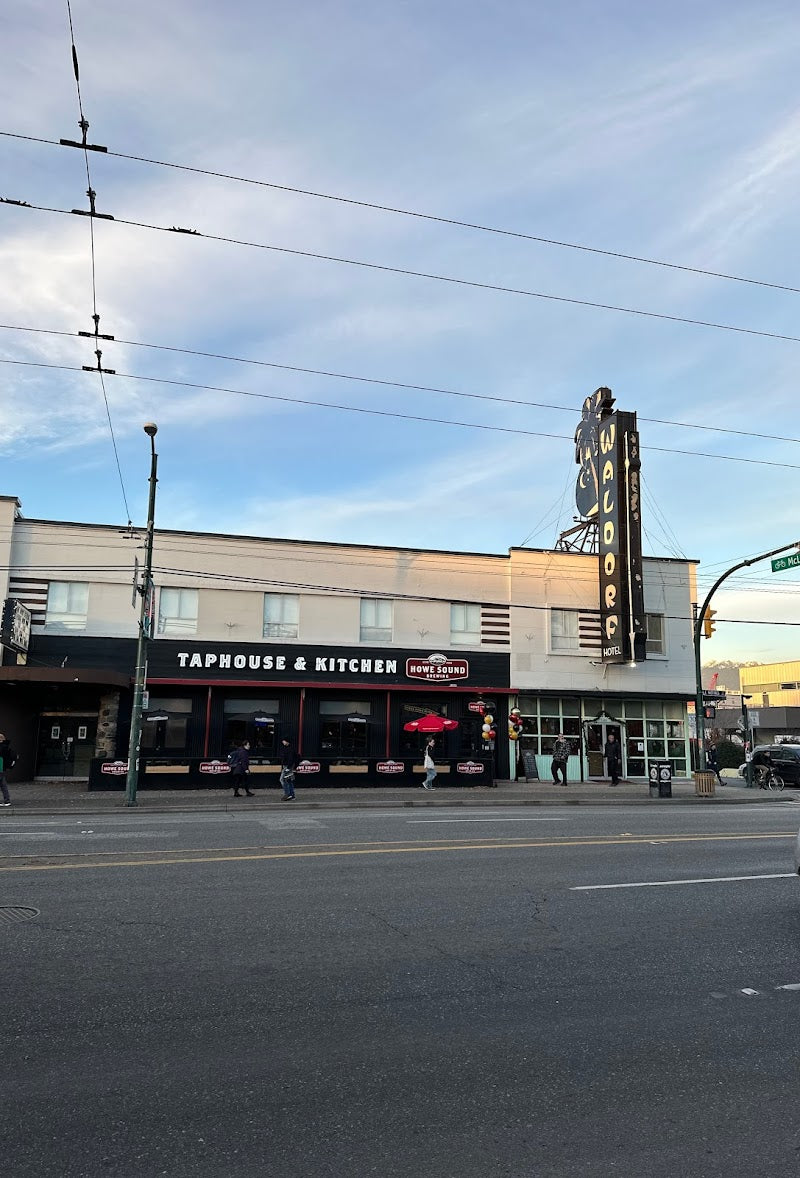 Photo of Hotel At The Waldorf
