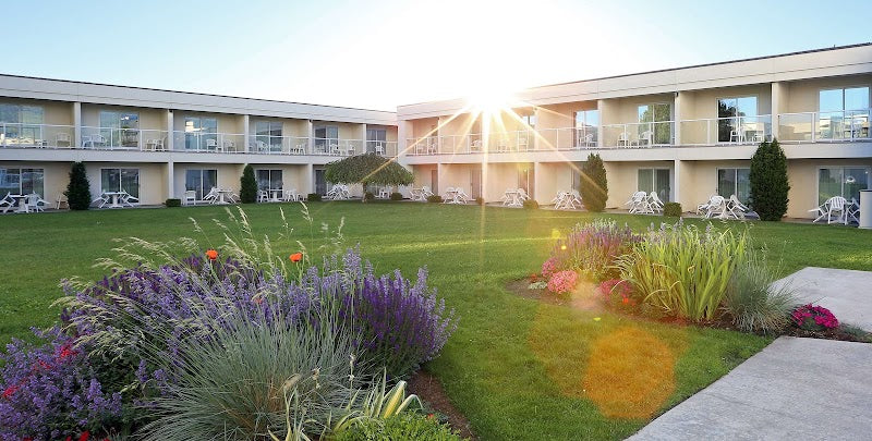 Photo of Best Western Plus Kelowna Hotel & Suites