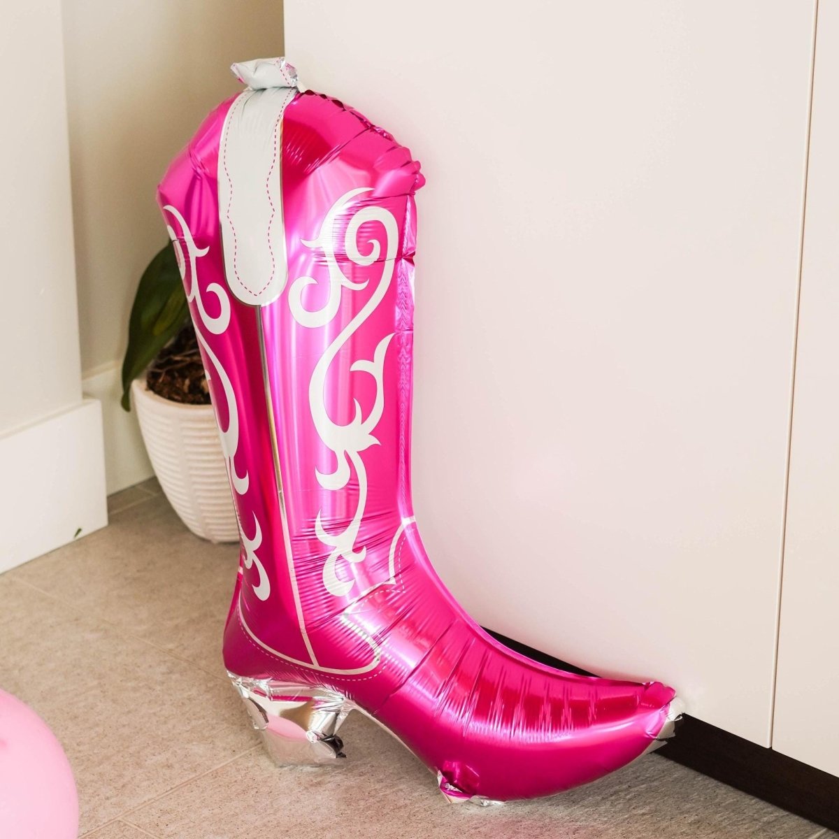 Cowgirls and Cocktails Western Bachelorette Theme Balloon Banner Country Hen Party Cowgirl Decorations Bride Cowboy Hat Pink Hen Party Decor Bach and Boujee